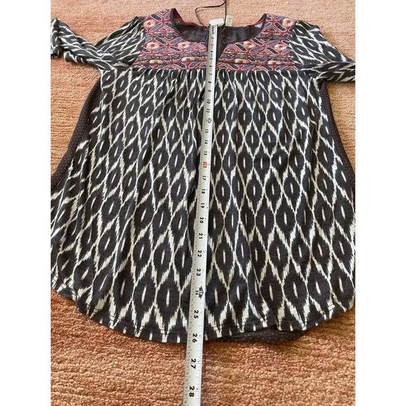 One September Anthropologie Boho Embroidered Tunic Blouse Black Red Ikat Print S - Picture 5 of 10